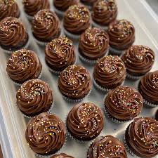 Four flours offers a vast assortment of cookies, brownies, biscotti, granola, breads, chillwiches, and more. Four Flours Baking Company Home Facebook