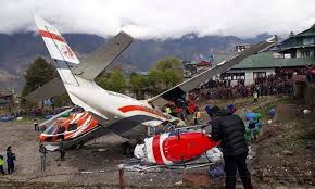 Three People Are Killed As A Plane Crashes Into A Helicopter During Take Off Near Mount Everest Daily Mail Online