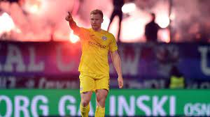 Im rahmen der englischen woche empfangen wir am dienstagabend den fc schalke 04 in der schücoarena (20:30 uhr). Arminia Bielefeld Gegen Schalke 04 Live Im Tv Und Livestream Sehen Sportbuzzer De
