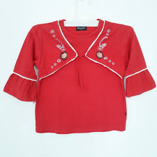 Untuk atasan baju renang dengan ikat belakang, jika ukuran anda tidak tersedia, anda dapat memakai ukuran lain dengan ukuran lingkar dada yang mendekati. Baju Blus Top Atasan Anak Perempuan Umur 11 12 Tahun Preloved Shopee Indonesia