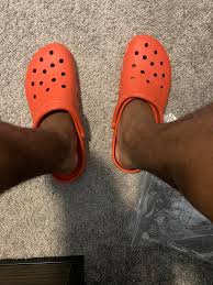 What size crocs should i buy. So I Noticed That One Croc Is Bigger Than The Other And It S Brand New Crocs