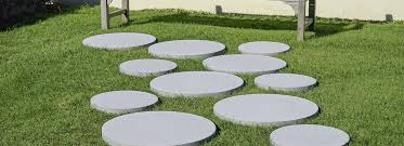 Weitere ideen zu betonplatten, trittsteine garten, trittsteine. Friedl Steinwerke Gartentraume Produkte Design Spot Trittplatte Pflastersteine Bodenplatten Zaun Und Mauersteine