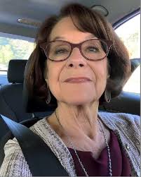 McDonald's employee gives compliment to customer