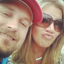 Melissa Lynne Moss (@Peachygirlmel)