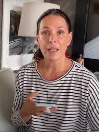 Mabel lutava contra doença rara da médula espinhal, a aracnoidite torácica. Carolina Ferraz Denuncia Informacoes Falsas Em Sua Pagina Na Wikipedia