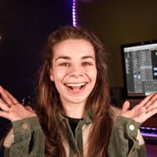 Stream Dancing On My Own