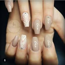 Kare Kesim Diamond Tasli Beyaz Dantel Islemeli Uzun Vizon Krem Gel Jel Tirnak Diyazn Design Lace Nail Art Lace Nails White Lace Nails