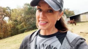 Dana Tuttle's Instagram, Twitter & Facebook