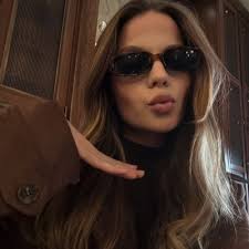 Michelle Cabral (@Michell33154875)