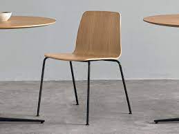 Chaise coque polypro noir, blanc et gris. Lot De 2 Chaises Polyvalentes Varya Wood Chaise Coque Bois Pas Cher