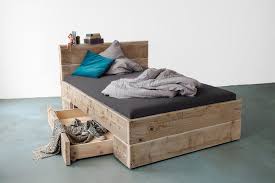 Die matratz für dieses bett beinhaltet sowohl die obere matratze, als auch die unterbox. Bett Mit Schubkasten Archive Upcycle Berlin