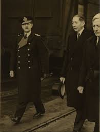 N comunicatul dat publicitii se invocau dou motive. Regele Carol Al Ii Lea Si Nicolae Titulescu In Marea Britanie 1936 Romanian Royal Family Royal Family Carole