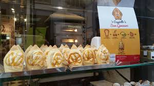 L'evento si svolgerà durante la giornata del 24 settembre 2016 presso il duomo di napoli. Napoli Ecco O Cappiello E San Gennaro Il Dolce Che Racchiude La Tradizione Napoletana