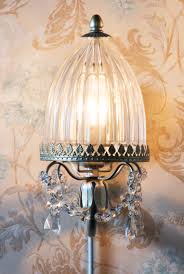 إضاءة جانبية لغرف النوم بستايل كلاسيكي فخم لن تجدوها إلا في ميداس Kuwait Qatar Ksa Saudiarabia Furniture Midasfurniture Wall Lights Light Sconces