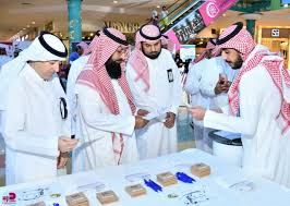 مساعد مدير تعليم الخرج للشؤون المدرسية يدشن معرض العودة للمدارس (العالم  ينتظرك) - من المنطقة الشرقية أخبار السعودية إلى العالم