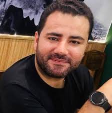 Una multitud recibió a Leonardo Paredes quién Falleci0 en la madre patria  España en un terribl3 accidente laboral.