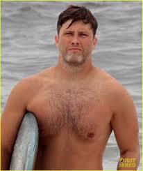 The pair made their red carpet debut together in style at the premiere of avengers: Full Sized Photo Of Colin Jost Goes Shirtless For Surfing 02 Photo 4465944 Just Jared