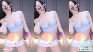 BJ Boni qkfrkfkr85 - Ignite your passion with Leopard clad Korean BJ Boni