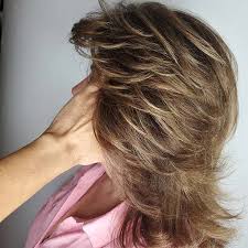 Feathered hair refers to a style in which the hair are lightly textured and gains a slight ripple. Feather Cut Hairstyle For Long Hair Images