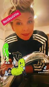 Annette Grady's Instagram, Twitter & Facebook