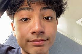 Erick Vicks's Instagram, Twitter & Facebook