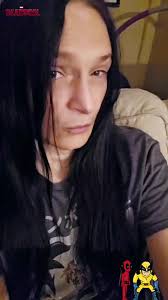 Deadpool Abraza A Coloso