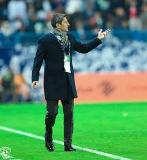 يرى المدرب الروماني رازفان لوشيسكو المدير الفني لفريق الهلال السعودي أن فريقه مثل ليفربول الإنجليزي بشأن هبوط مستواه في الفترة الأخيرة مشيرًا إلى أن تذبذب المستوى. ÙÙŠØ¯ÙŠÙˆ Ø±Ø§Ø²ÙØ§Ù† Ù„ÙˆØ´ÙŠØ³ÙƒÙˆ Ø§Ù„Ù‡Ù„Ø§Ù„ ÙƒØ§Ù† Ø£ÙØ¶Ù„ Ù…Ù† Ø§Ù„Ø£Ù‡Ù„ÙŠ Ù‡Ø§ÙŠ ÙƒÙˆØ±Ø© Ø§Ù„Ù†Ø³Ø®Ø© Ø§Ù„Ø³Ø¹ÙˆØ¯ÙŠØ©