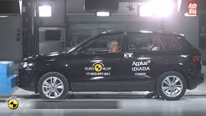 The q3's exterior dimensions are fairly average for its class. Suvs Im Test Der Neue Karoq Trifft Auf 3008 Und Ateca Autobild De