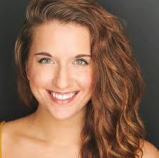 Laura Pingel's Instagram, Twitter & Facebook