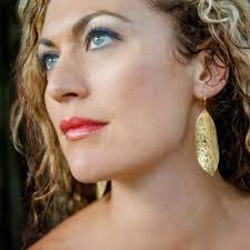 Lauren Harkness's Instagram, Twitter & Facebook