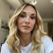 Anna Messer's Instagram, Twitter & Facebook