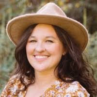 Mia Demarco's Instagram, Twitter & Facebook