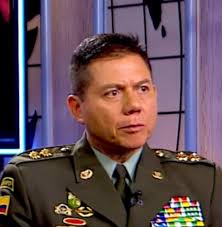 Asesinan hijo del inspector general de la Policía colombiana
