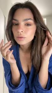 Born june 7, 1991) is an american model and actress. Emily Ratajkowski Live Stream 03 27 2020 Celebmafia
