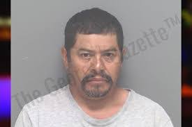 Douglas Dee's Instagram, Twitter & Facebook