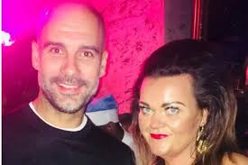 Carrie Bradshaw' high-flyer covers up at glitzy events because of 'tree  trunk' varicose veins