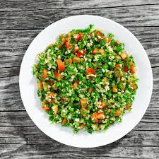 In a large bowl, combine couscous, avocado, corn, strawberries, cilantro and pine nuts. Bulgur Recept Ah