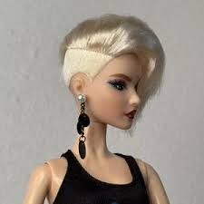 Vtg Barbie, Mattel 2001 Dark Hair Barbie, Curl Hair Barbie, Brown Eye, Vtg  Doll, Memories, Gift, Prop, Daysgonebytreasures *