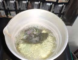 Rebus daun sirih tersebut dengan 2 gelas air hingga mendidih. 101 Gambar Air Rebusan Daun Sirih Terbaik Infobaru