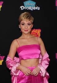 Grâce à la magie du sablier du défunt père d'elie, elles vont. Cozi Zuehlsdorff Freaky Friday Premiere In New York 02 Gotceleb