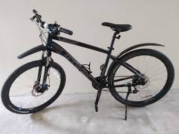 The bicycle we rode had a black frame with red decals. Btwin Rockrider 520 Mountain Bike Bicycles Pmds Bicycles Mountain Bikes On Carousell