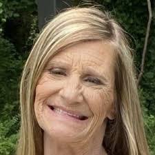 Cheryl Born's Instagram, Twitter & Facebook