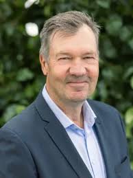 Meet your local professionals at Harcourts Packham