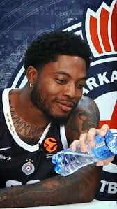 repost @eurocup ・・・ @partizanbc, Nemanja Gordic to RaShawn Thomas for a big  fast-break slam!💪🔥 #7DAYSMagicMoment