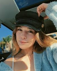 Isabella Starr's Instagram, Twitter & Facebook