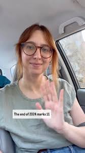 It’s an impossible task to put a year of rescue into 60 seconds. We had so  many highs and lows and I’m so grateful you’re here with me. Happy new year  from all of us at Chez Heidi ❤️