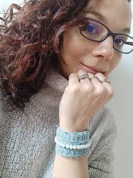 What to wear with black boots in December?