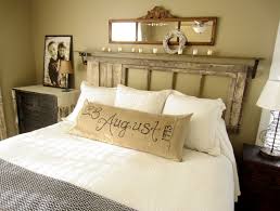 Beds, pillows, lamps, nightstands—whether you're an aspiring interior designer or just want to give your own home a little makeover, the bedroom can be a challenging place to make feel well designed, because it's all about coziness and functionality. Reclaimed Door Turned Floating Headboard Best Vintage Bedroom Decor Ideas Designs Freshsdg