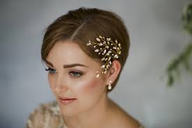 Cinnamon hair buns are very much in for soft romantic looks. 35 Modern Romantic Wedding Hairstyles For Short Hair