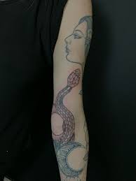 Southpaw Bird Behind Ear Tattoo Sneaky Snake From Blaynebius Stygiangallery Atlantatattoo Skinartmag Tattooistartmag Instatattoo Inkeeze Inkfreak Life Tattoos Tattoos Atlanta Tattoo